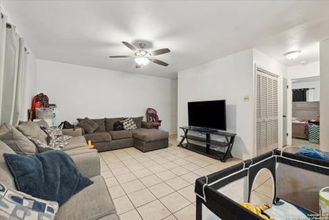 6839 Neston Drive San Antonio TX 78239