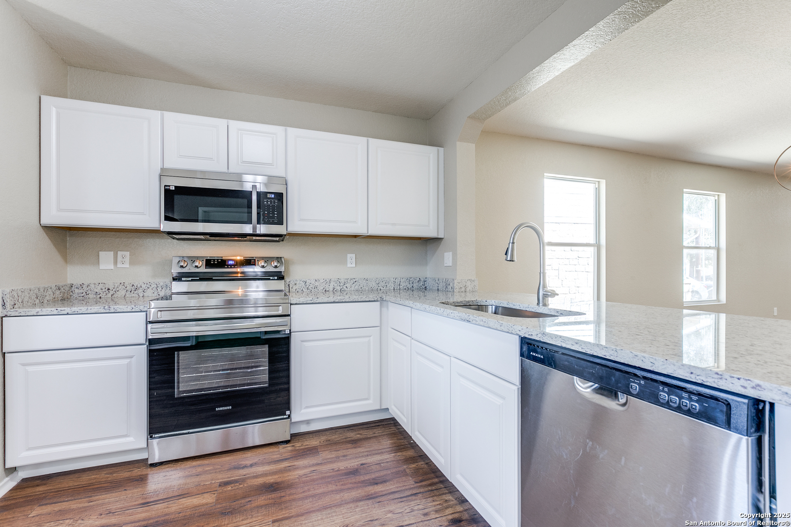 8535 Silver Brush San Antonio TX 78254