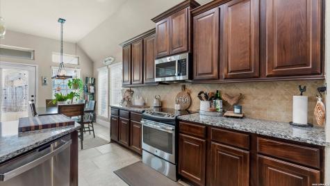 2137 Pioneer Pass Seguin TX 78155