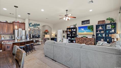 2137 Pioneer Pass Seguin TX 78155