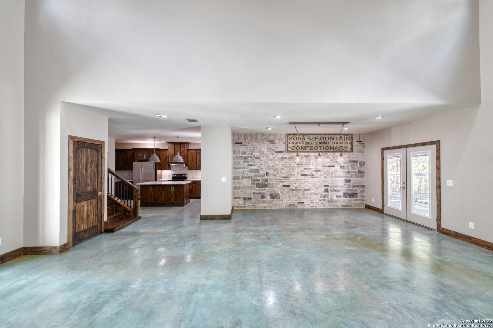 422 Red Wright Road Leakey TX 78873
