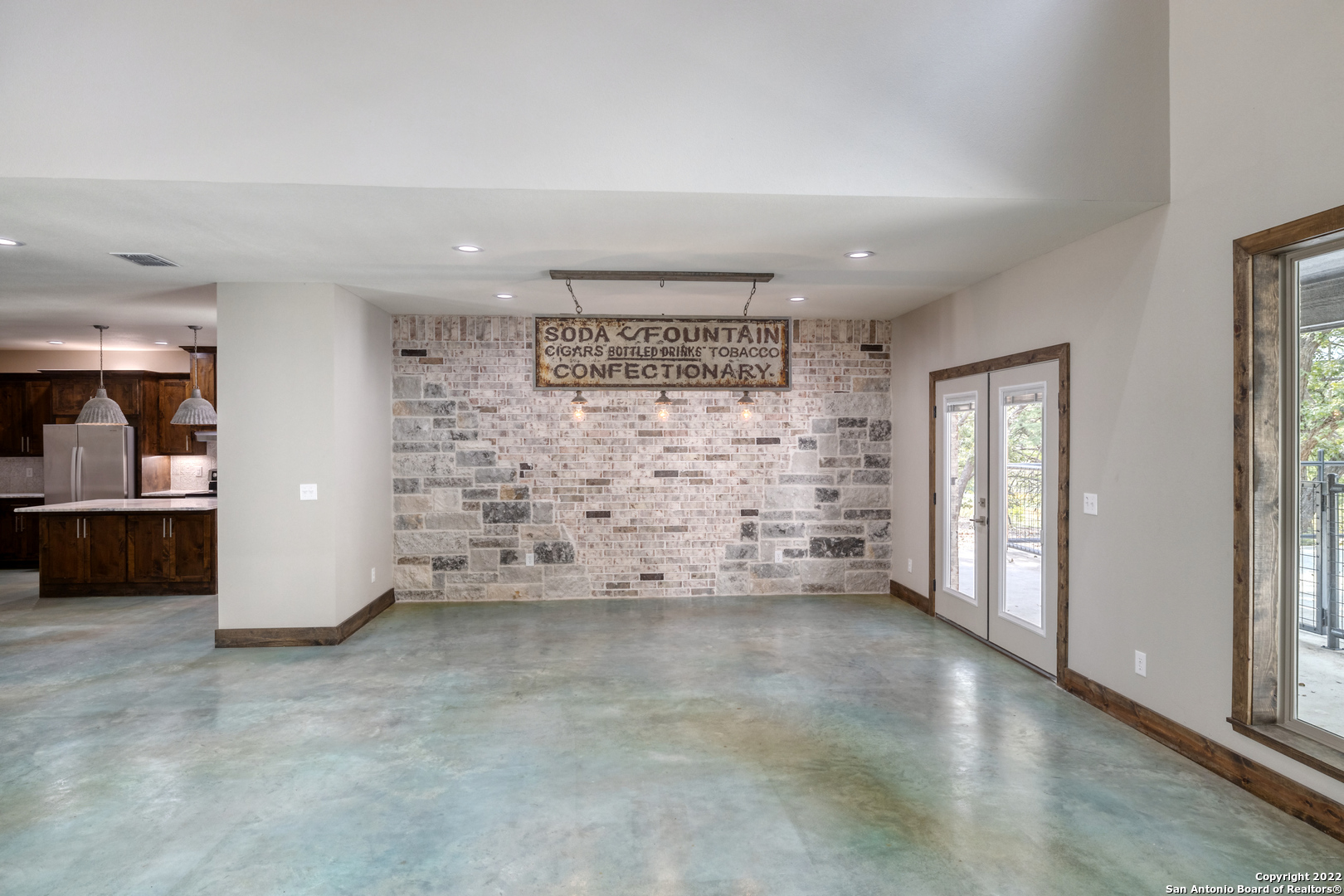 422 Red Wright Road Leakey TX 78873