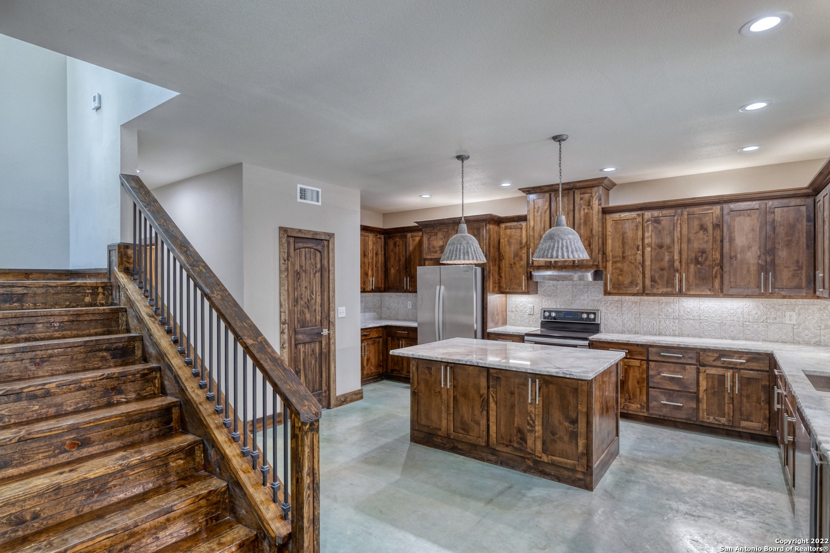 422 Red Wright Road Leakey TX 78873