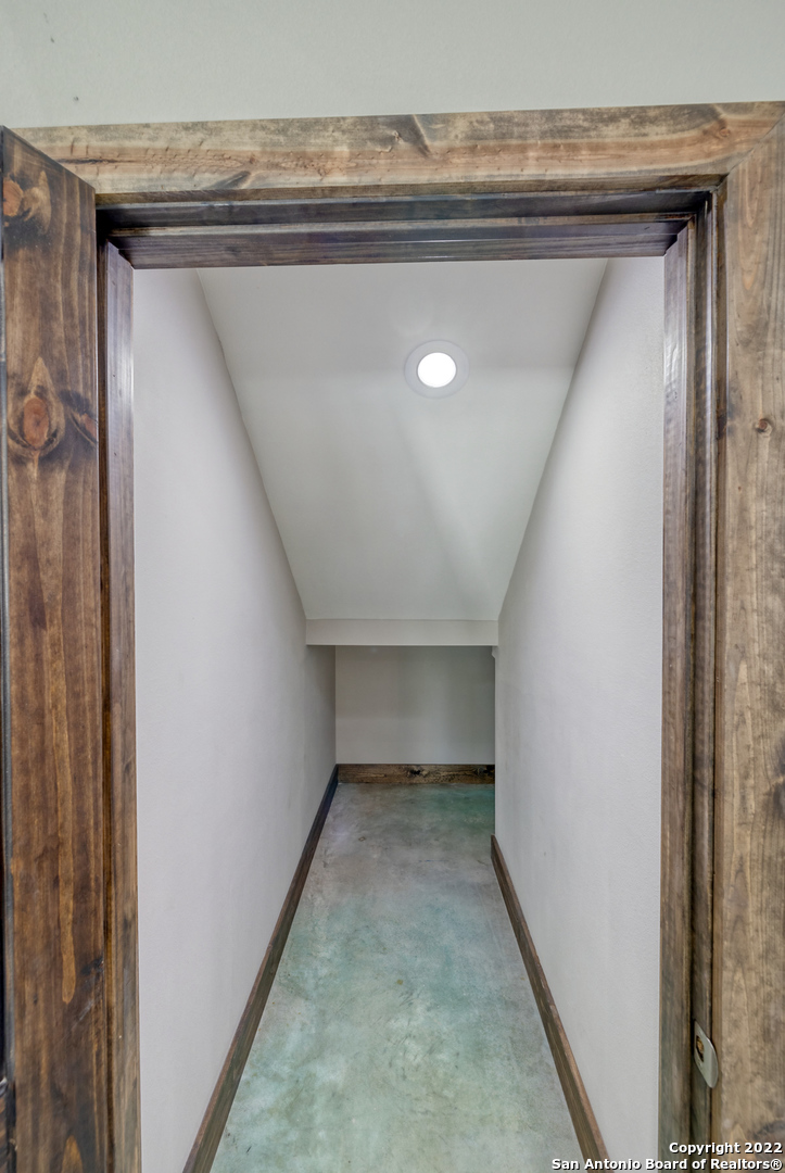 422 Red Wright Road Leakey TX 78873