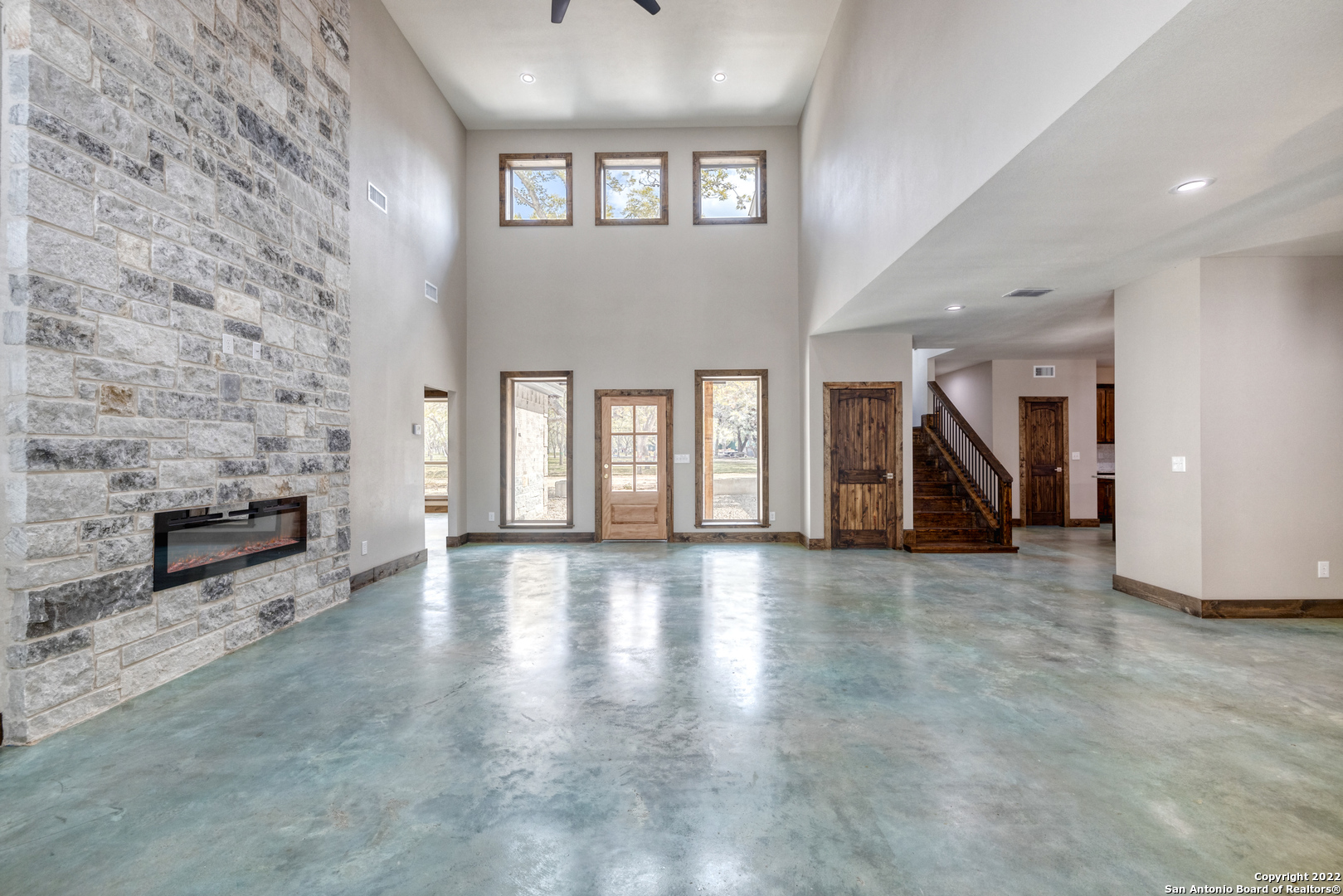 422 Red Wright Road Leakey TX 78873
