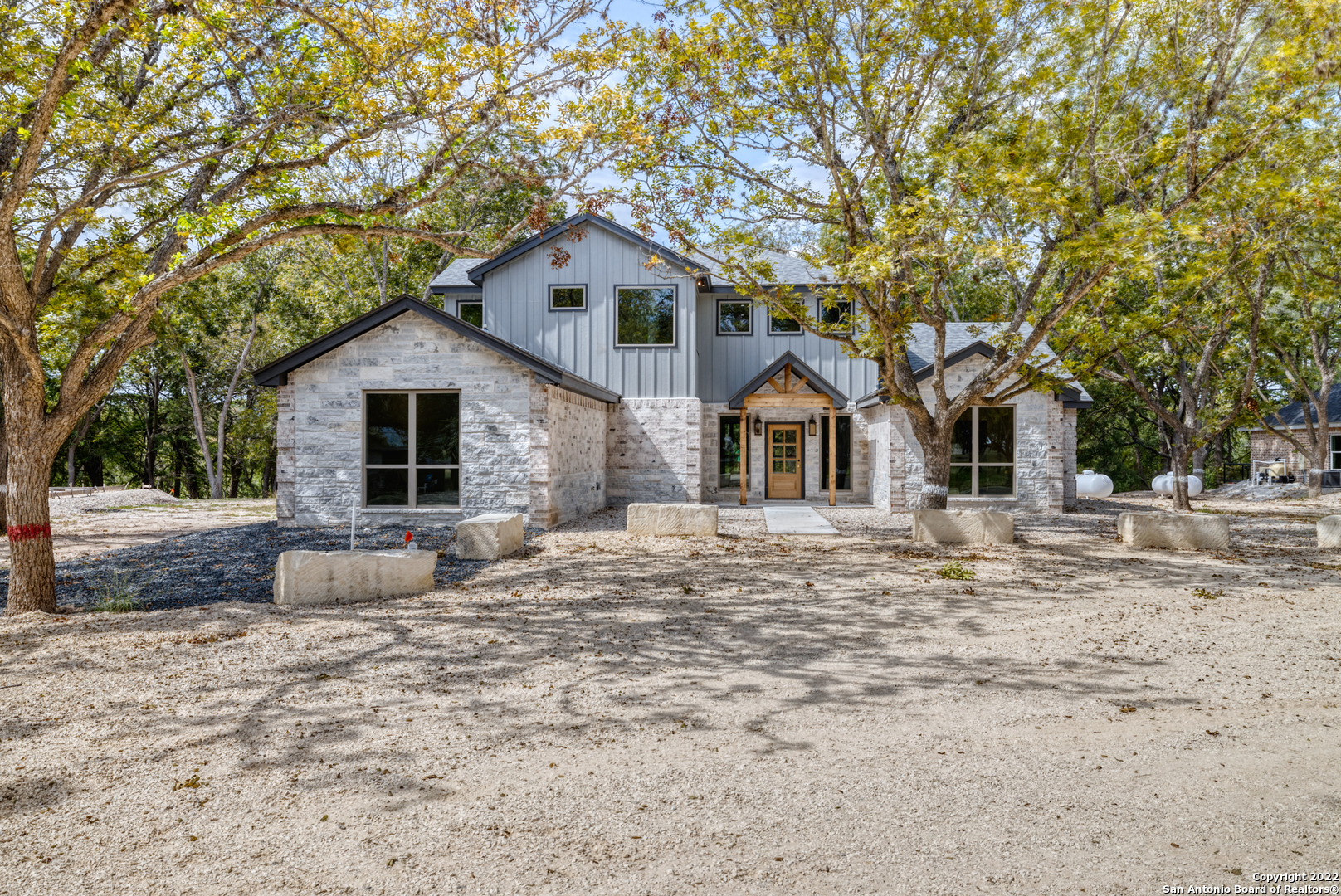 422 Red Wright Road Leakey TX 78873