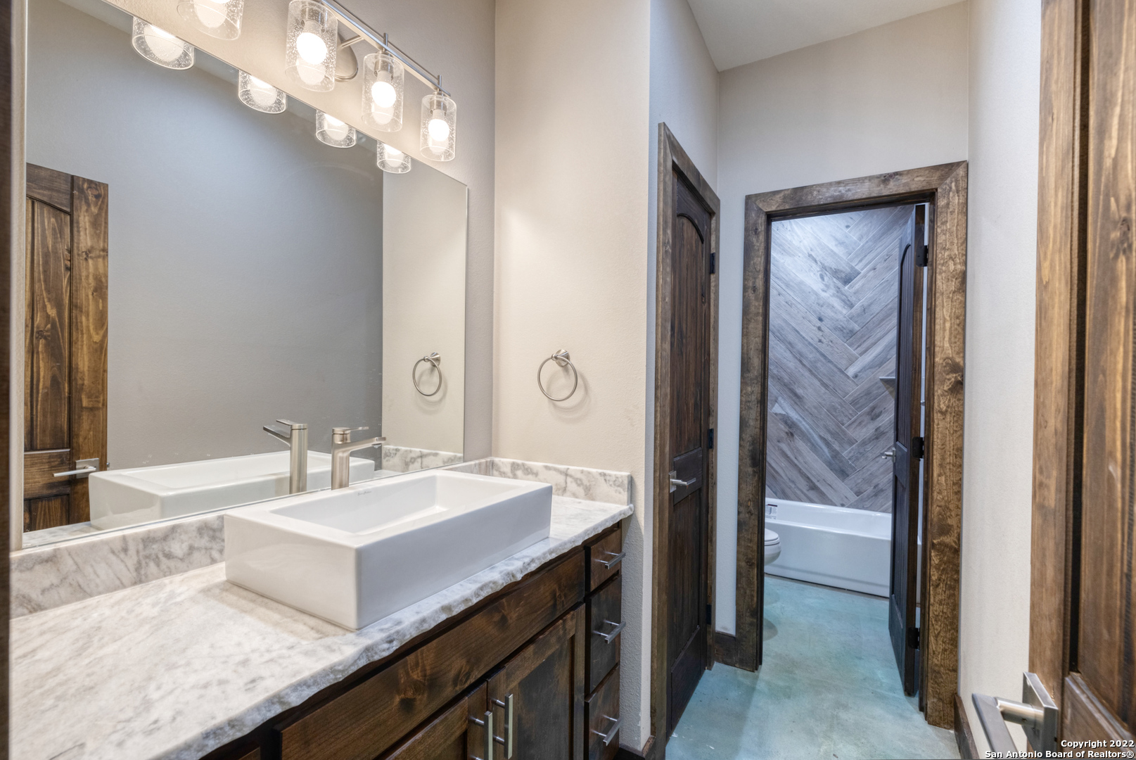 422 Red Wright Road Leakey TX 78873