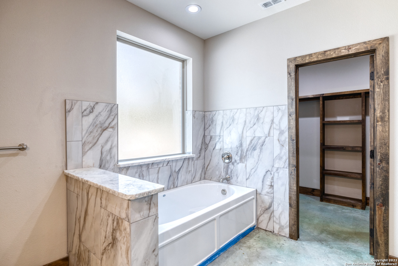 422 Red Wright Road Leakey TX 78873