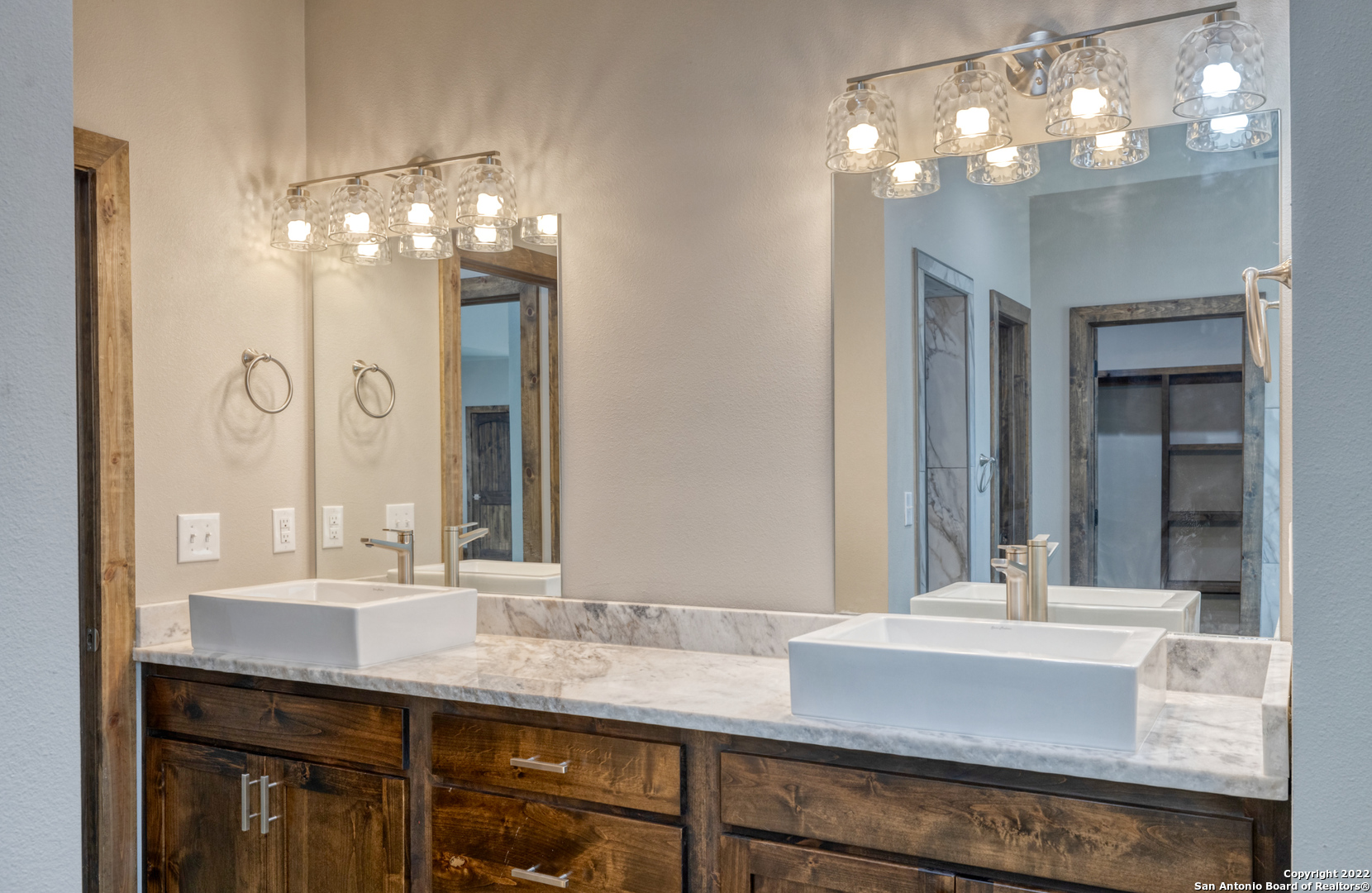 422 Red Wright Road Leakey TX 78873
