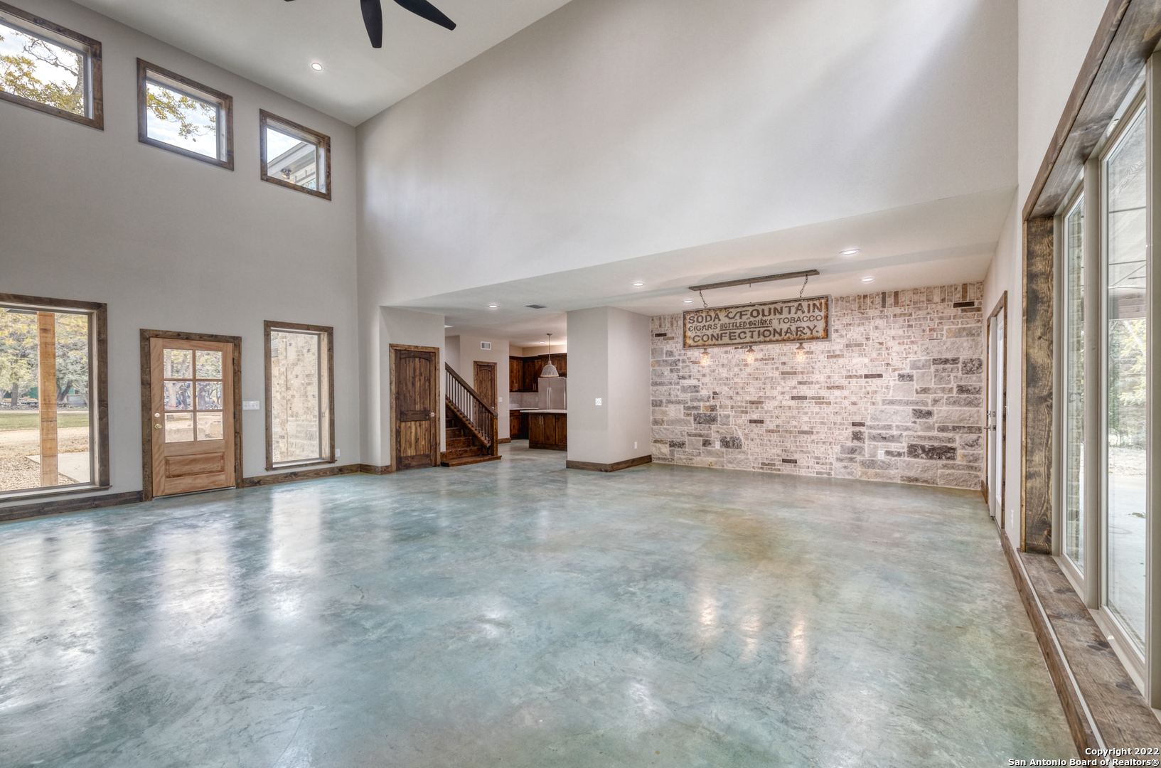 422 Red Wright Road Leakey TX 78873