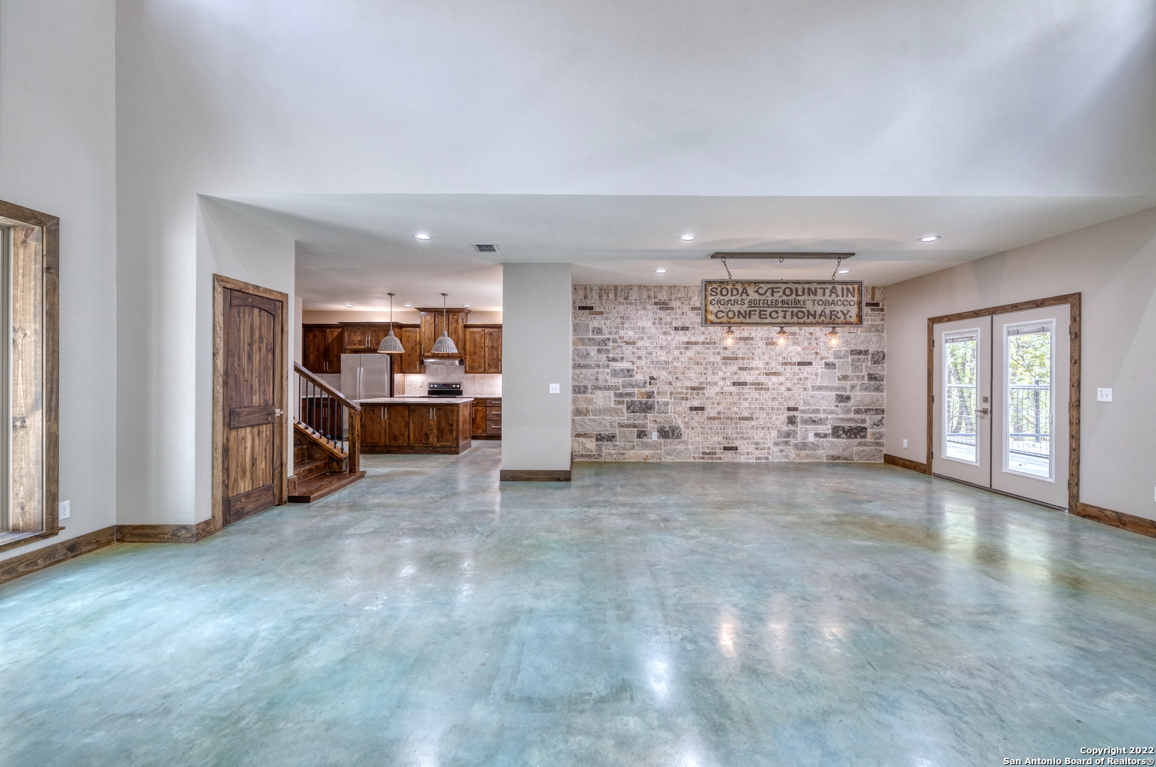 422 Red Wright Road Leakey TX 78873