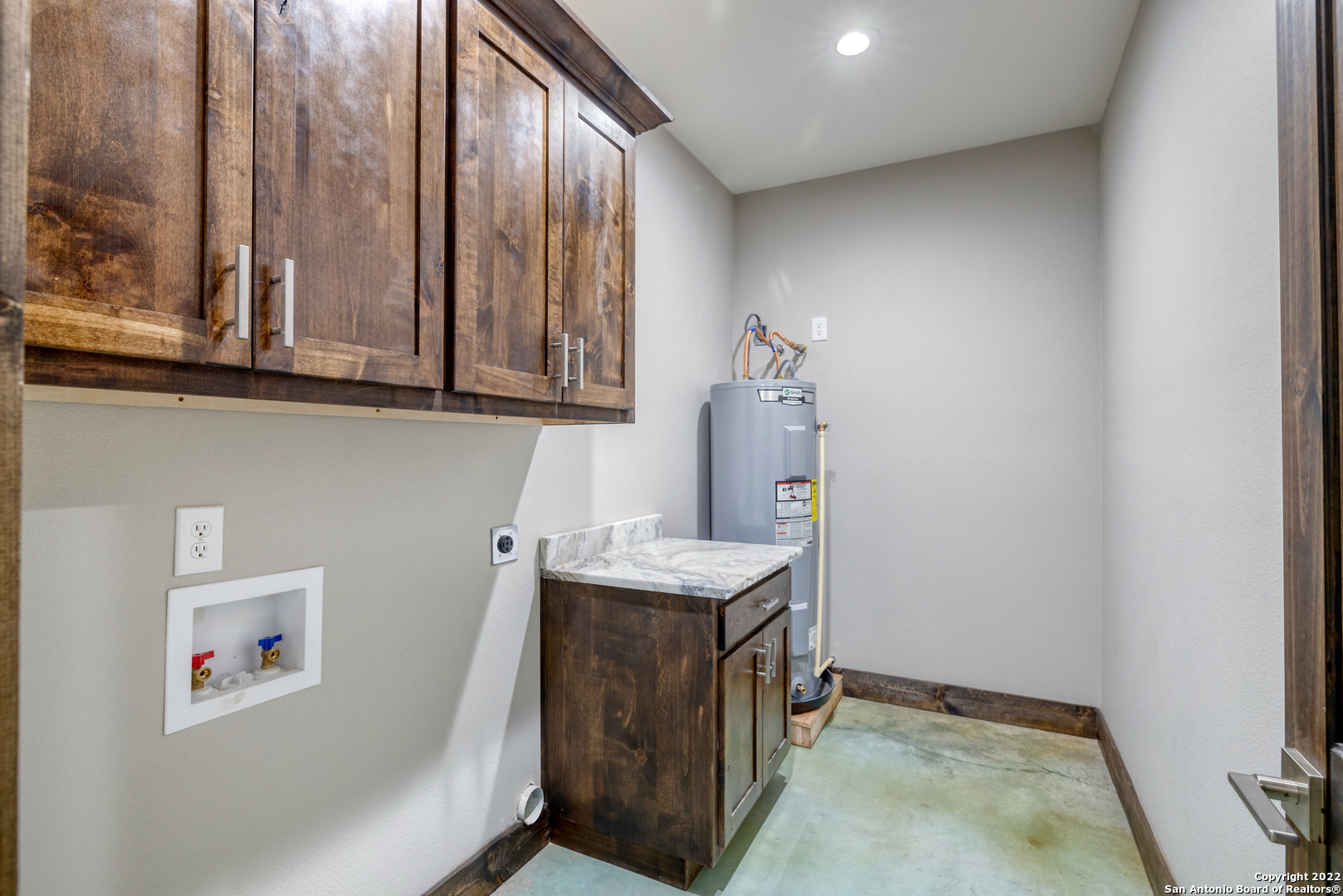 422 Red Wright Road Leakey TX 78873