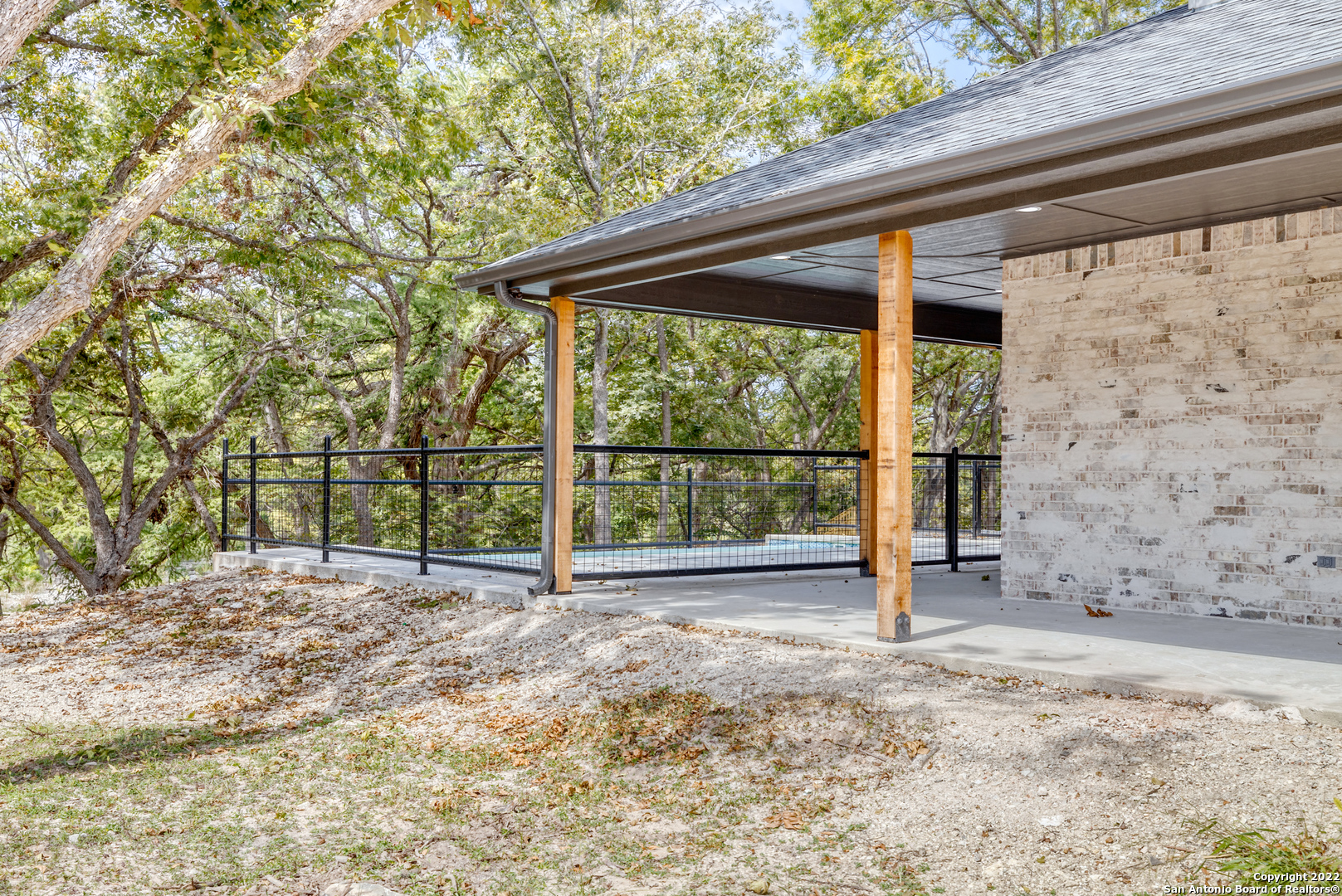 422 Red Wright Road Leakey TX 78873