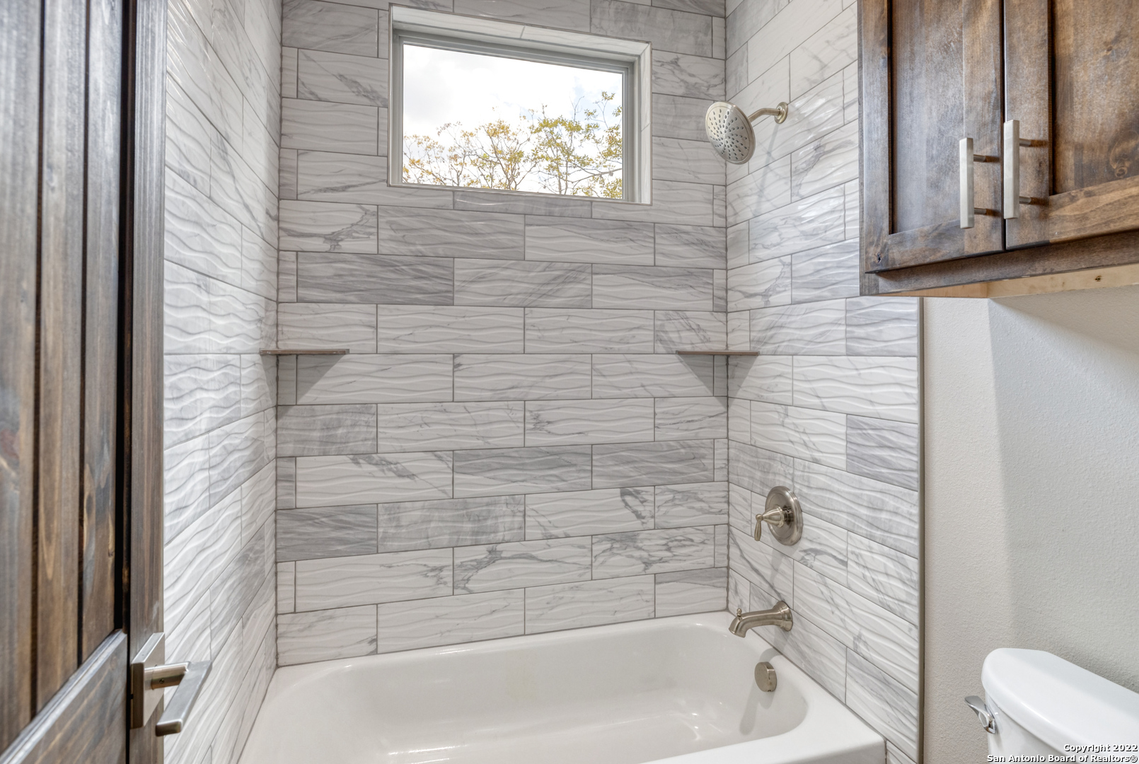 422 Red Wright Road Leakey TX 78873