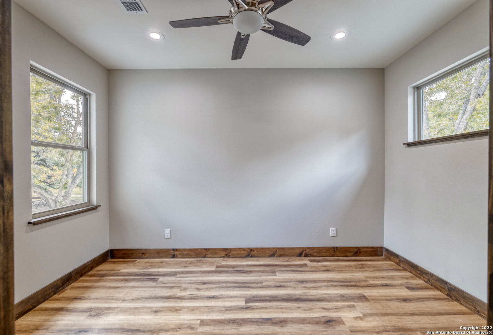 422 Red Wright Road Leakey TX 78873