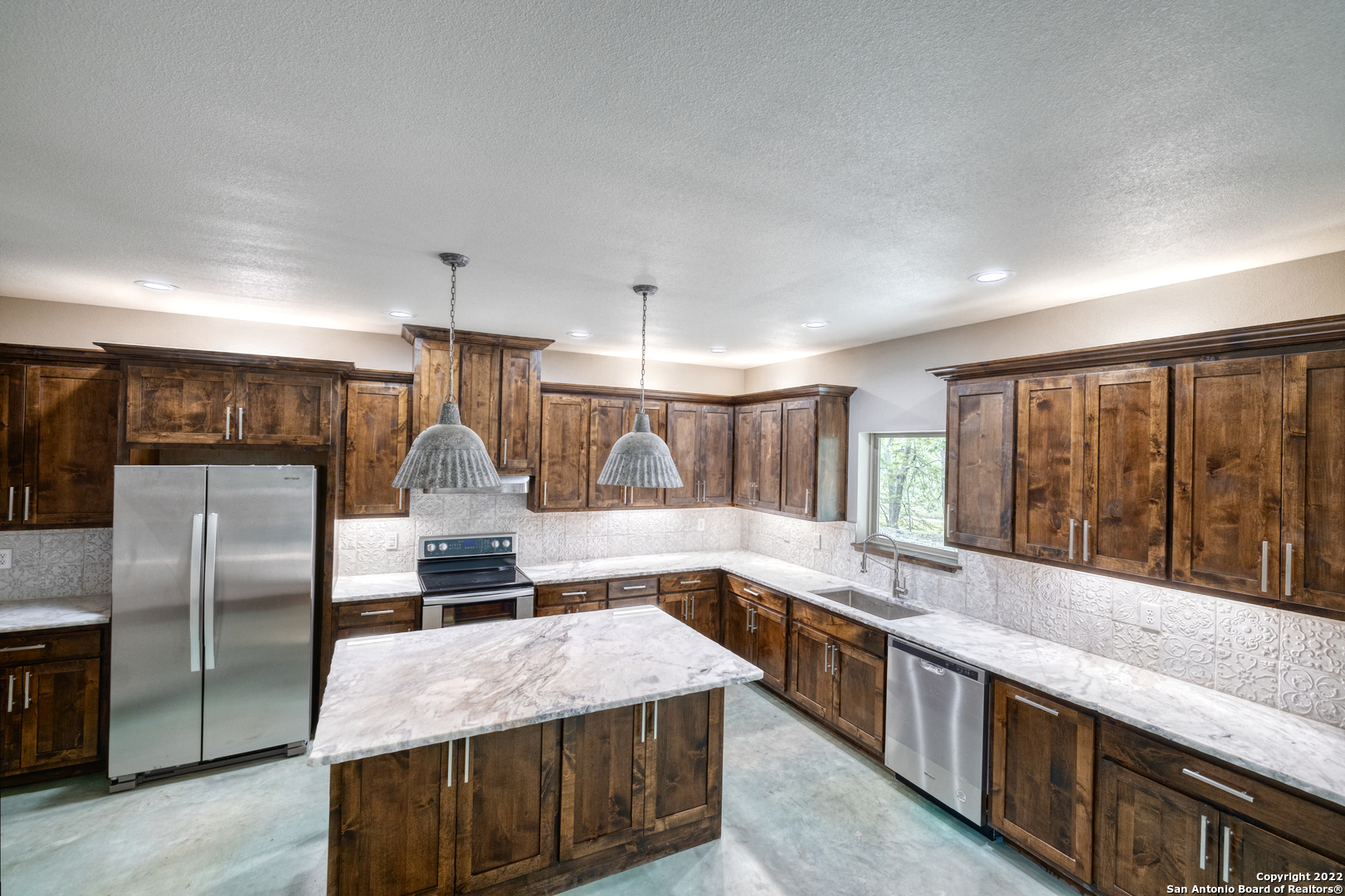 422 Red Wright Road Leakey TX 78873