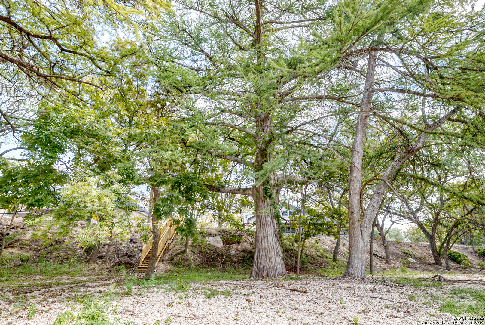 422 Red Wright Road Leakey TX 78873