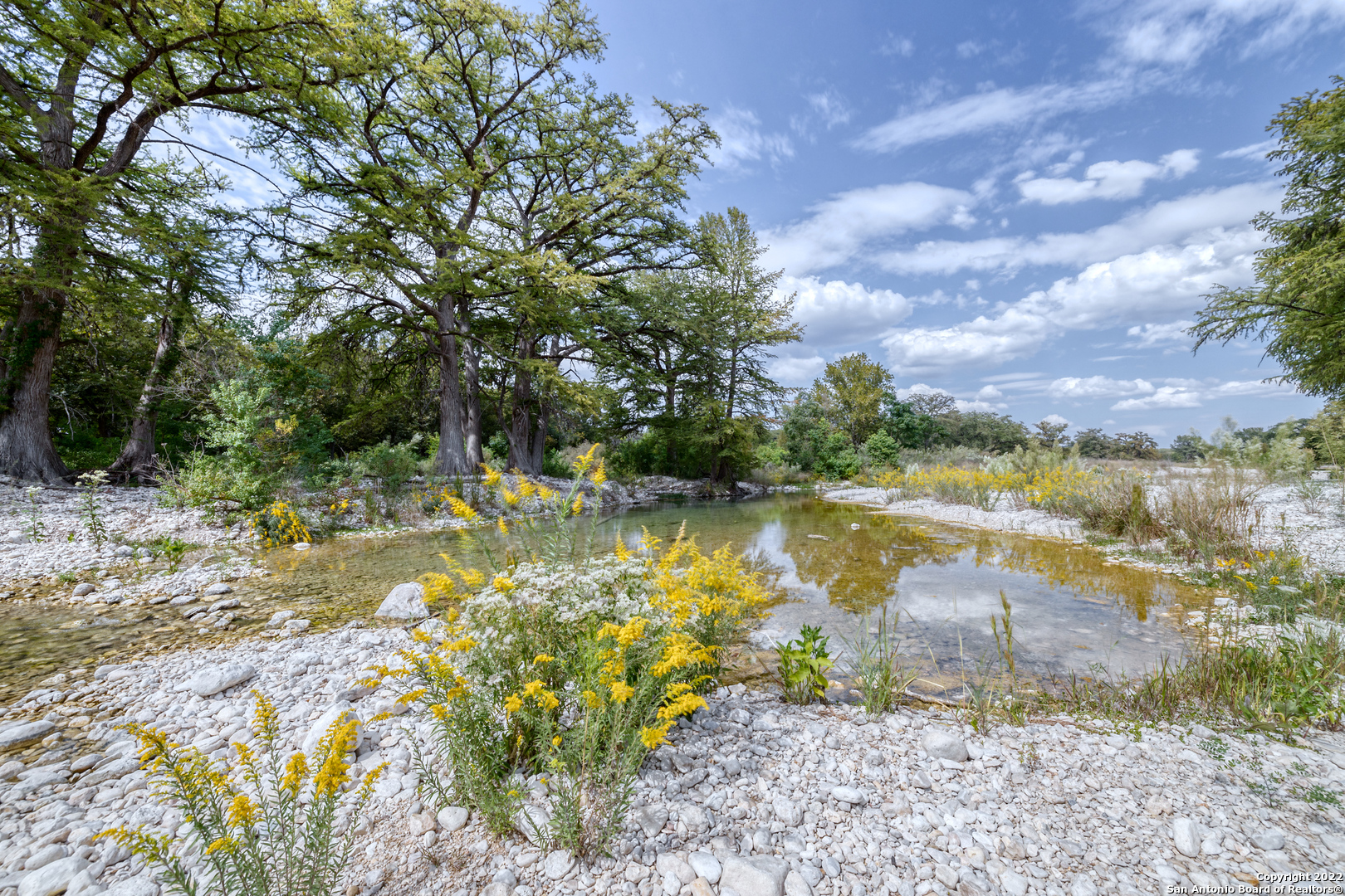 422 Red Wright Road Leakey TX 78873