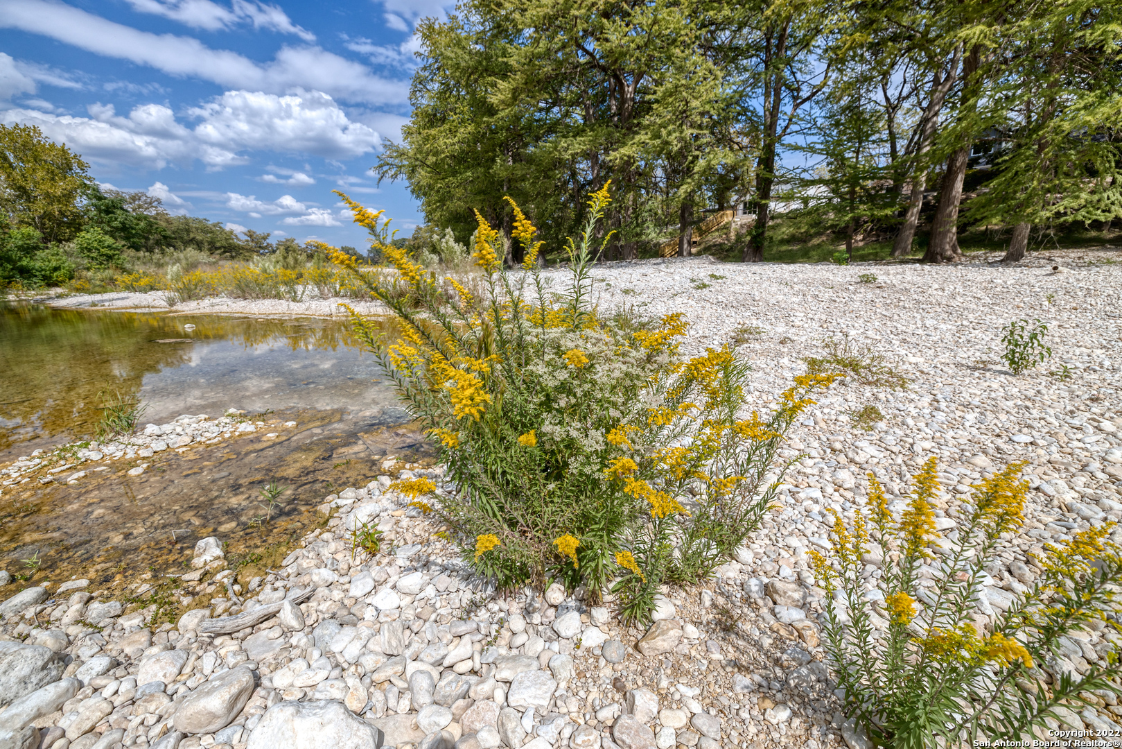 422 Red Wright Road Leakey TX 78873