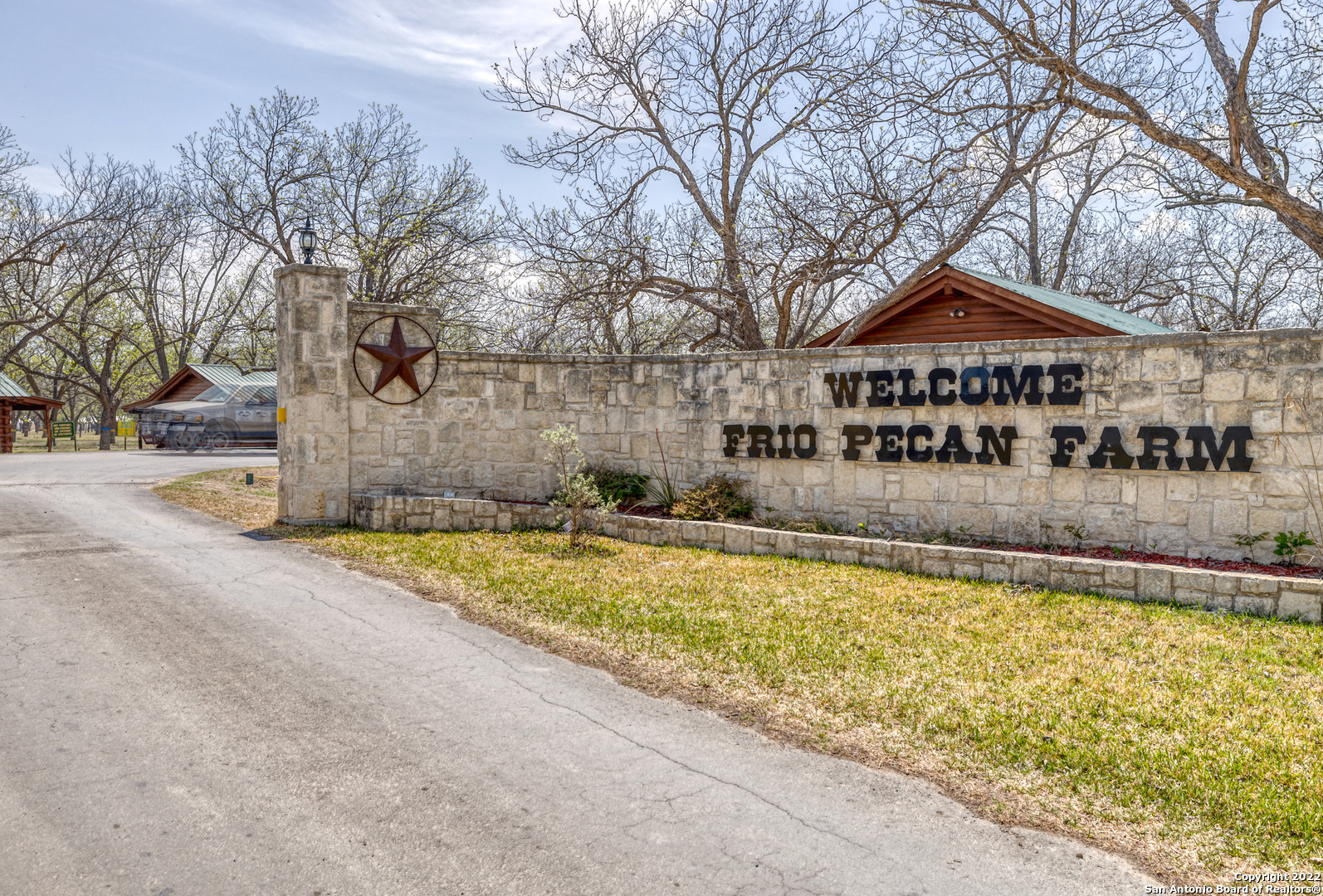 422 Red Wright Road Leakey TX 78873