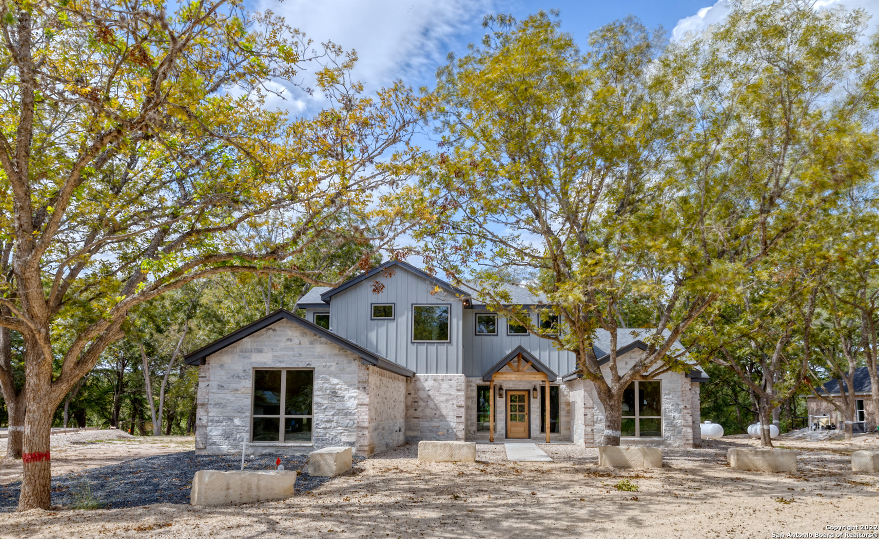 422 Red Wright Road Leakey TX 78873