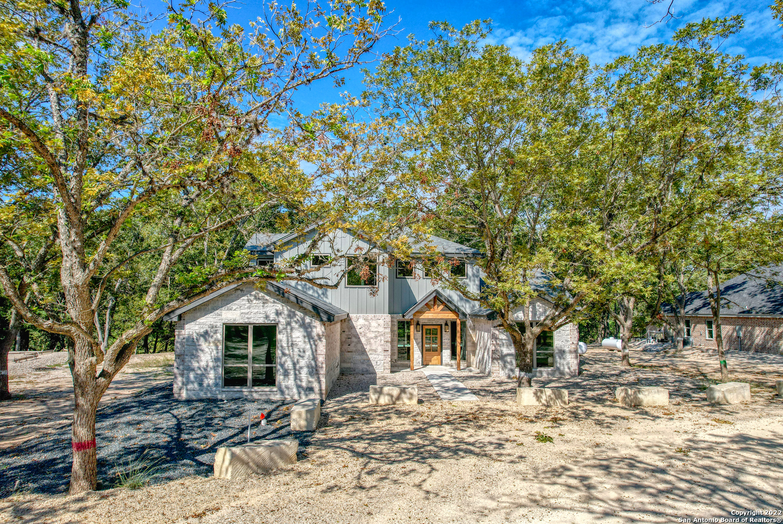 422 Red Wright Road Leakey TX 78873