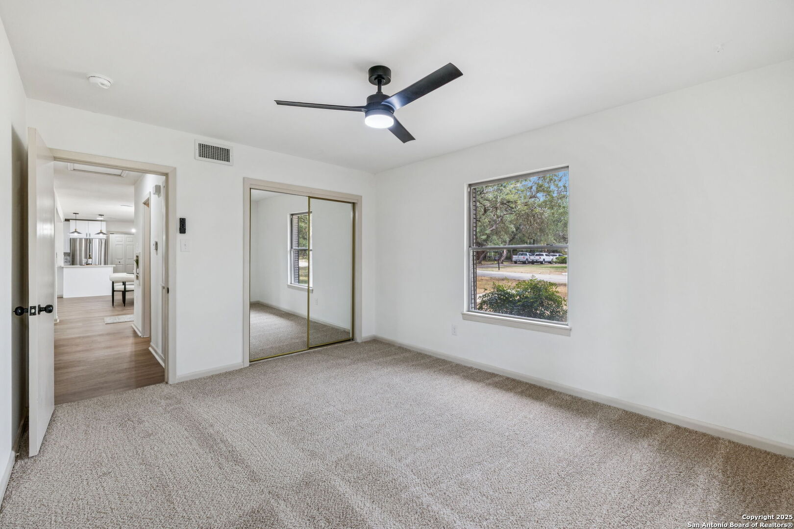 320 El Portal Hollywood Park TX 78232