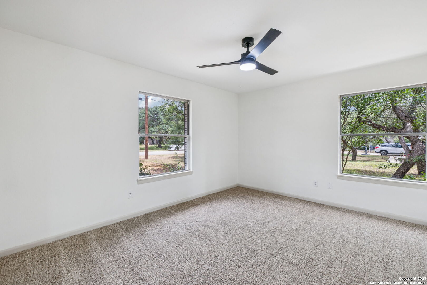 320 El Portal Hollywood Park TX 78232