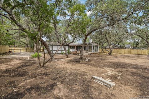 320 El Portal Hollywood Park TX 78232