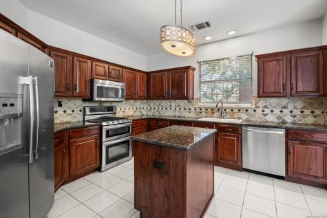 2523 Hollow Village San Antonio TX 78231
