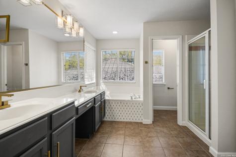 2523 Hollow Village San Antonio TX 78231