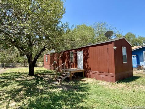 837 Avenue F Poteet TX 78065