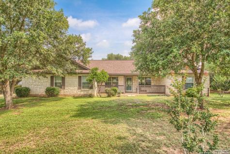 155 Country Gardens La Vernia TX 78121
