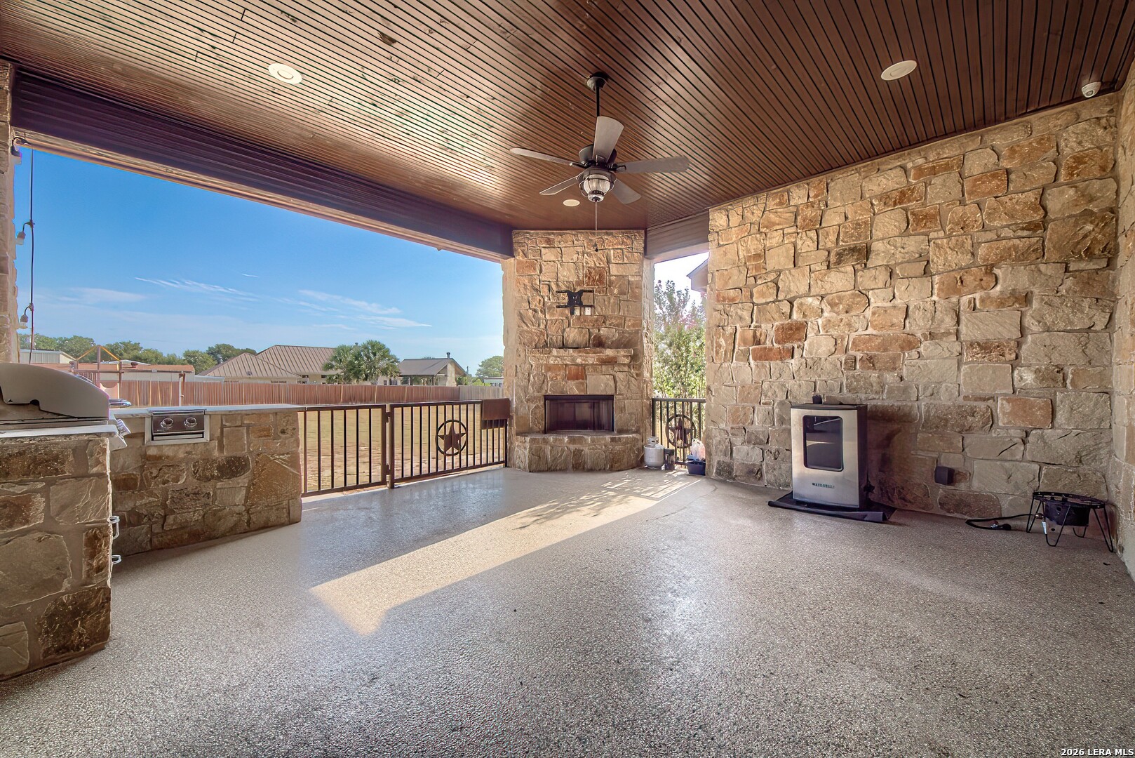125 Bucks Lane La Vernia TX 78121