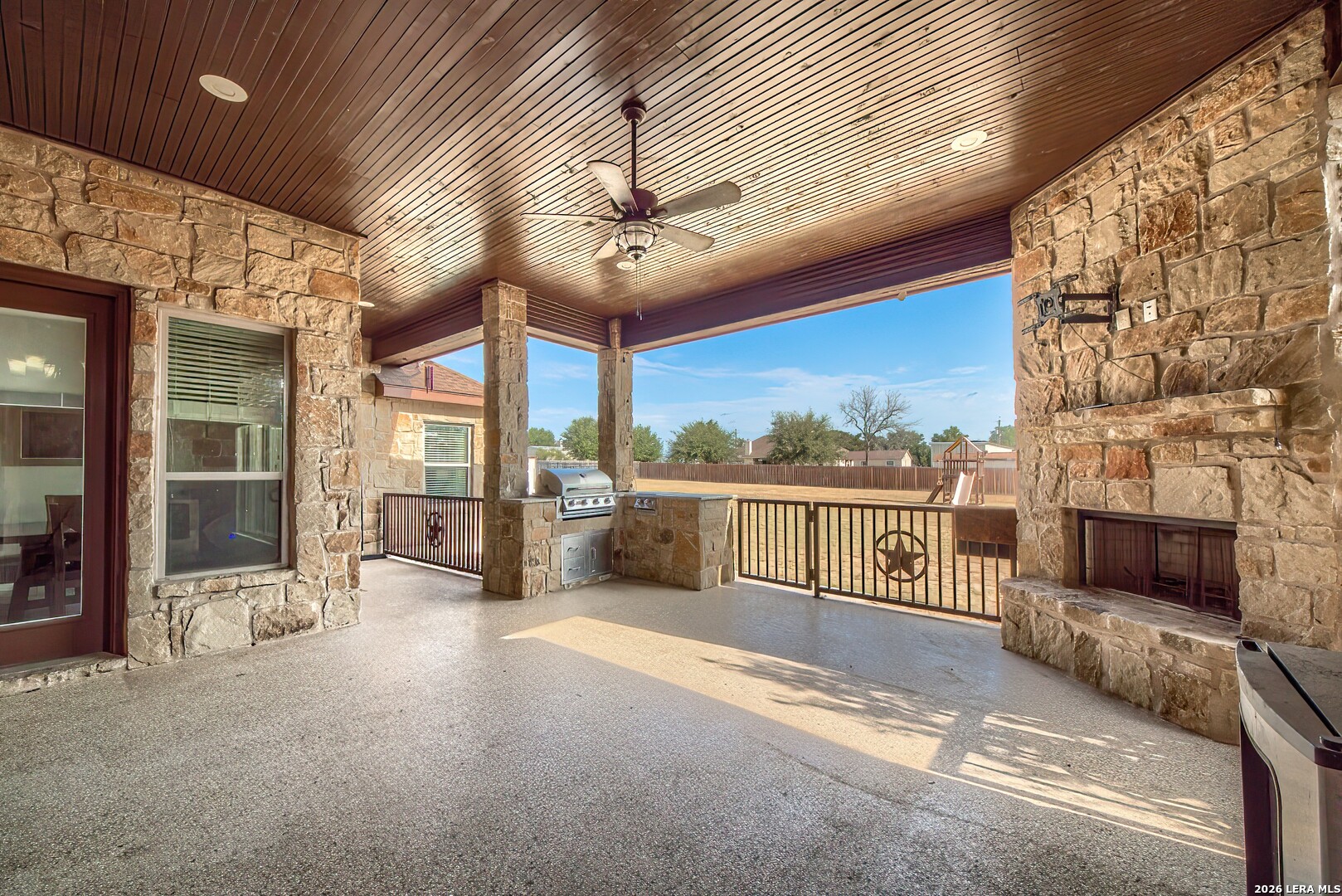 125 Bucks Lane La Vernia TX 78121