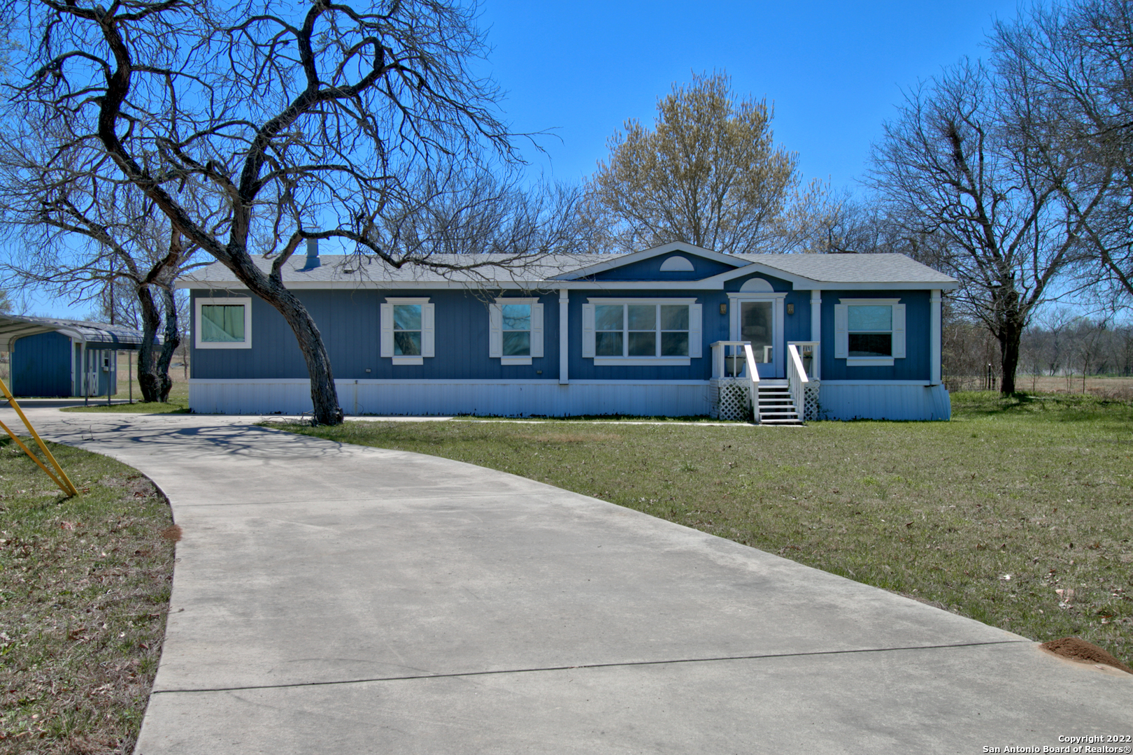308 Royal Crest Circle Seguin TX 78155