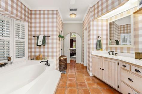 1901 Riada New Braunfels TX 78132