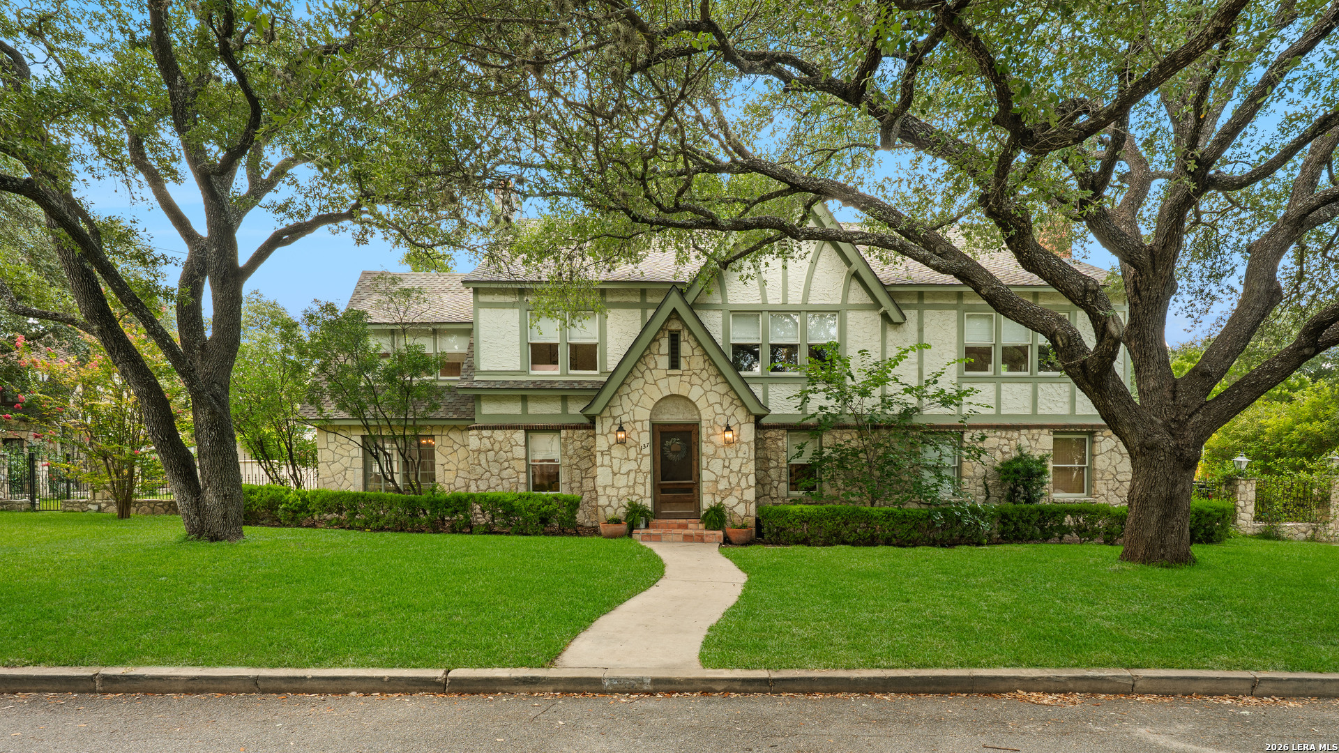 137 Park Drive Olmos Park TX 78212