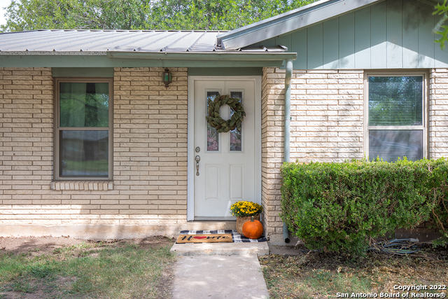 304 W Nueces Street Uvalde TX 78801