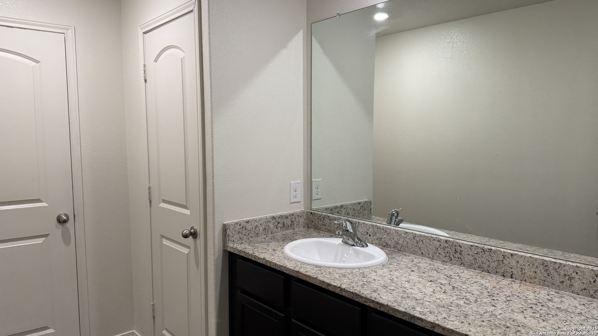 3146 Gilbert Garden Converse TX 78109