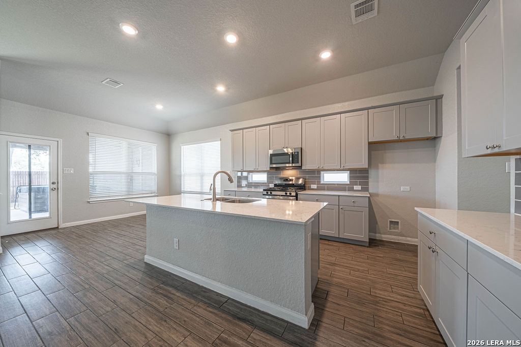8951 Stillwater Pass San Antonio TX 78254