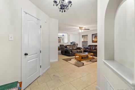 427 Stable Vista San Antonio TX 78227