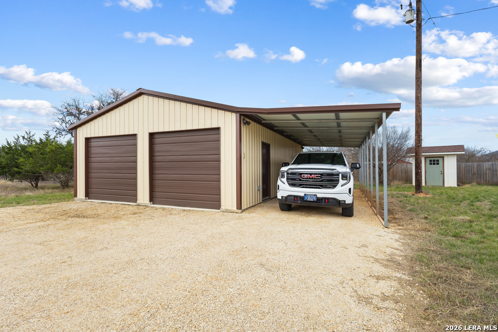 175 Pine Tree Medina TX 78055