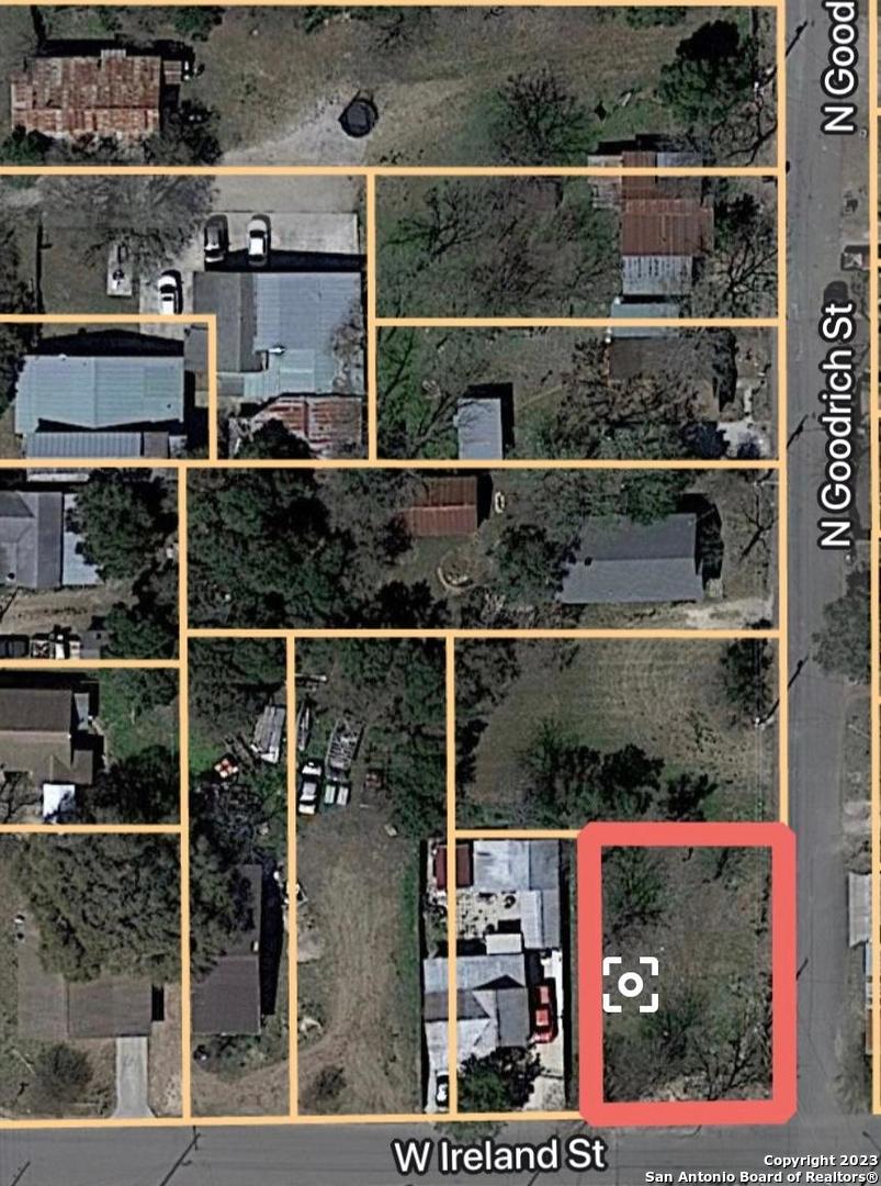 402 W Ireland Street Seguin TX 78155