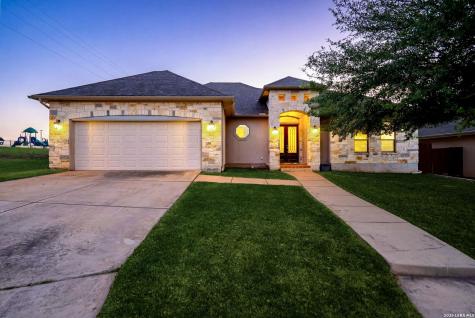 104 S Elise Drive La Vernia TX 78121