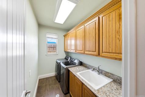 104 S Elise Drive La Vernia TX 78121
