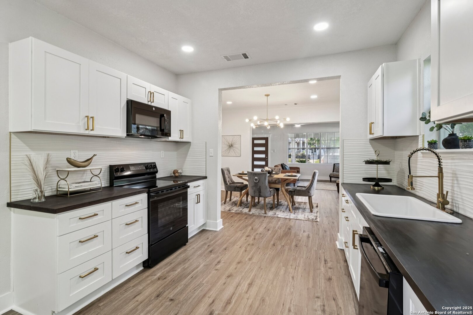 1119 W Huisache San Antonio TX 78201