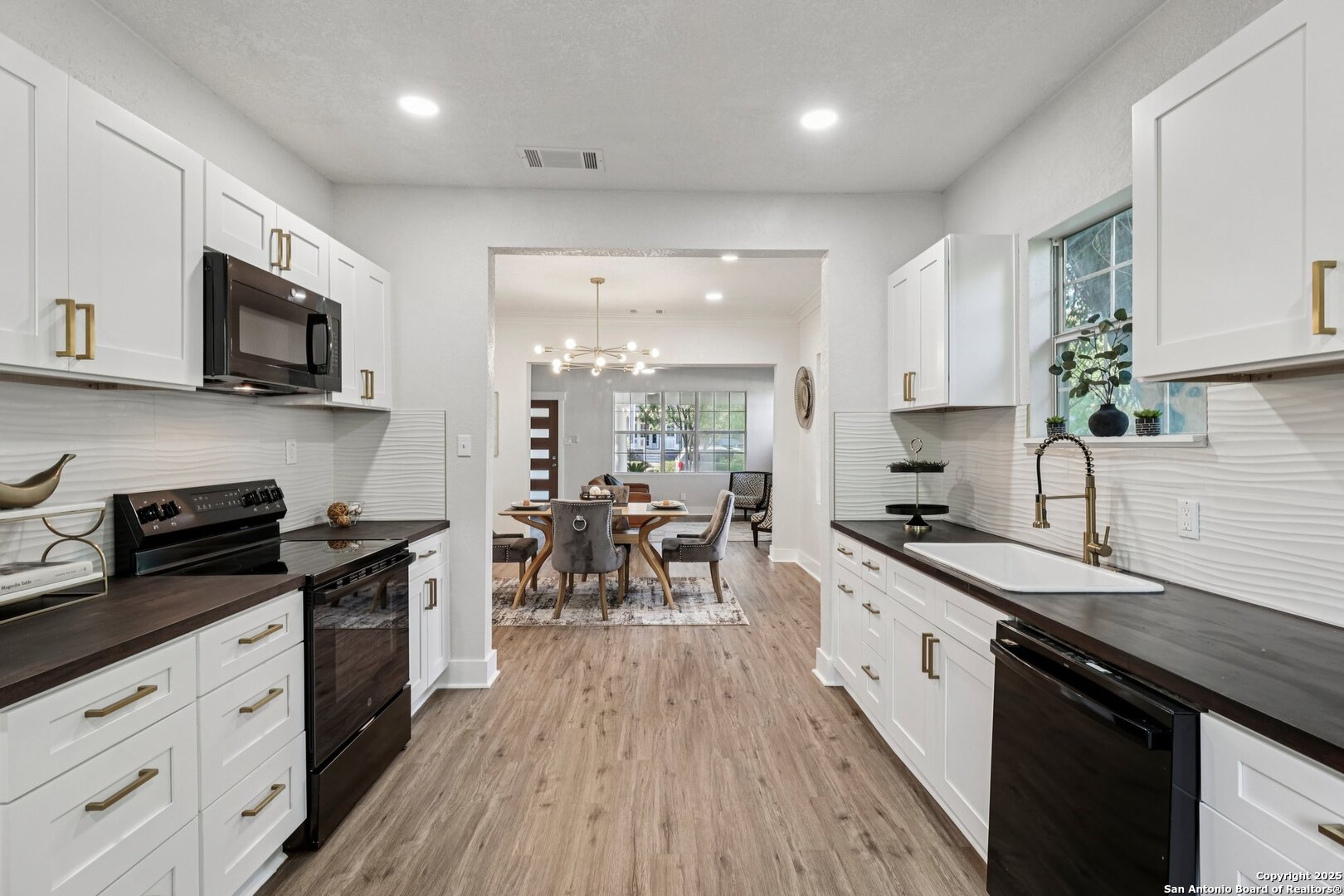 1119 W Huisache San Antonio TX 78201