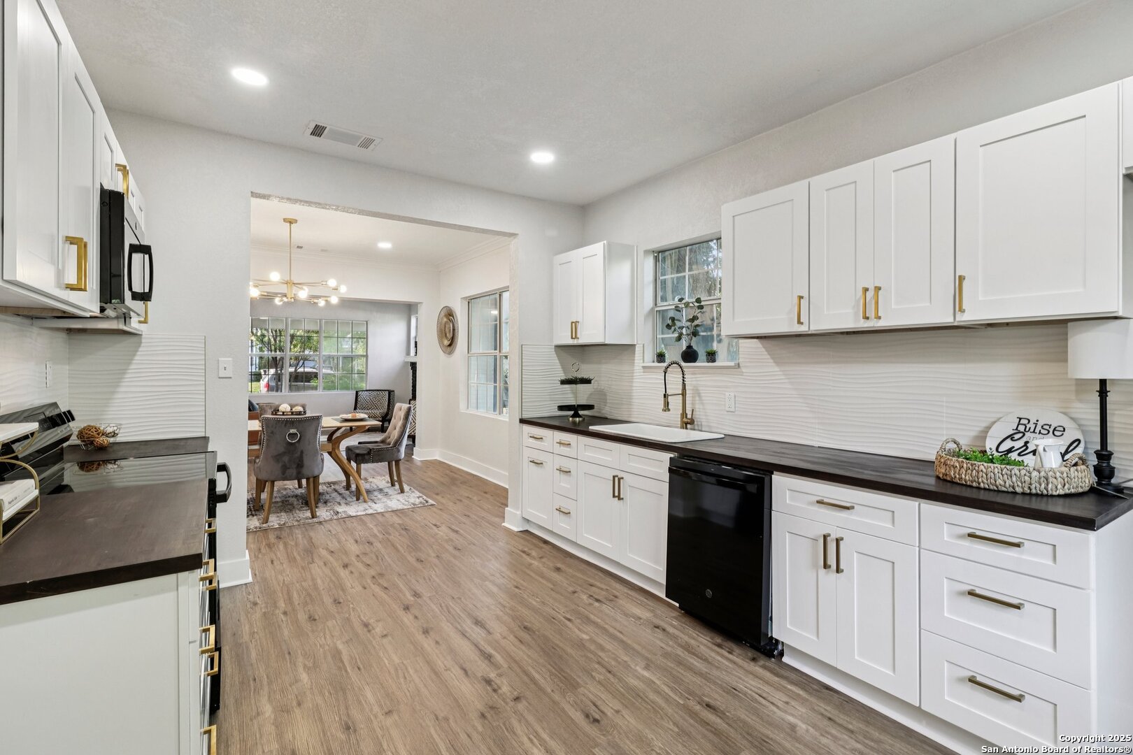 1119 W Huisache San Antonio TX 78201