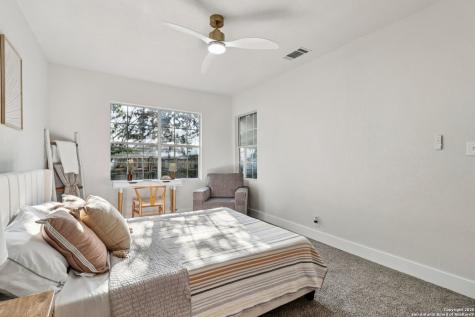 1119 W Huisache San Antonio TX 78201